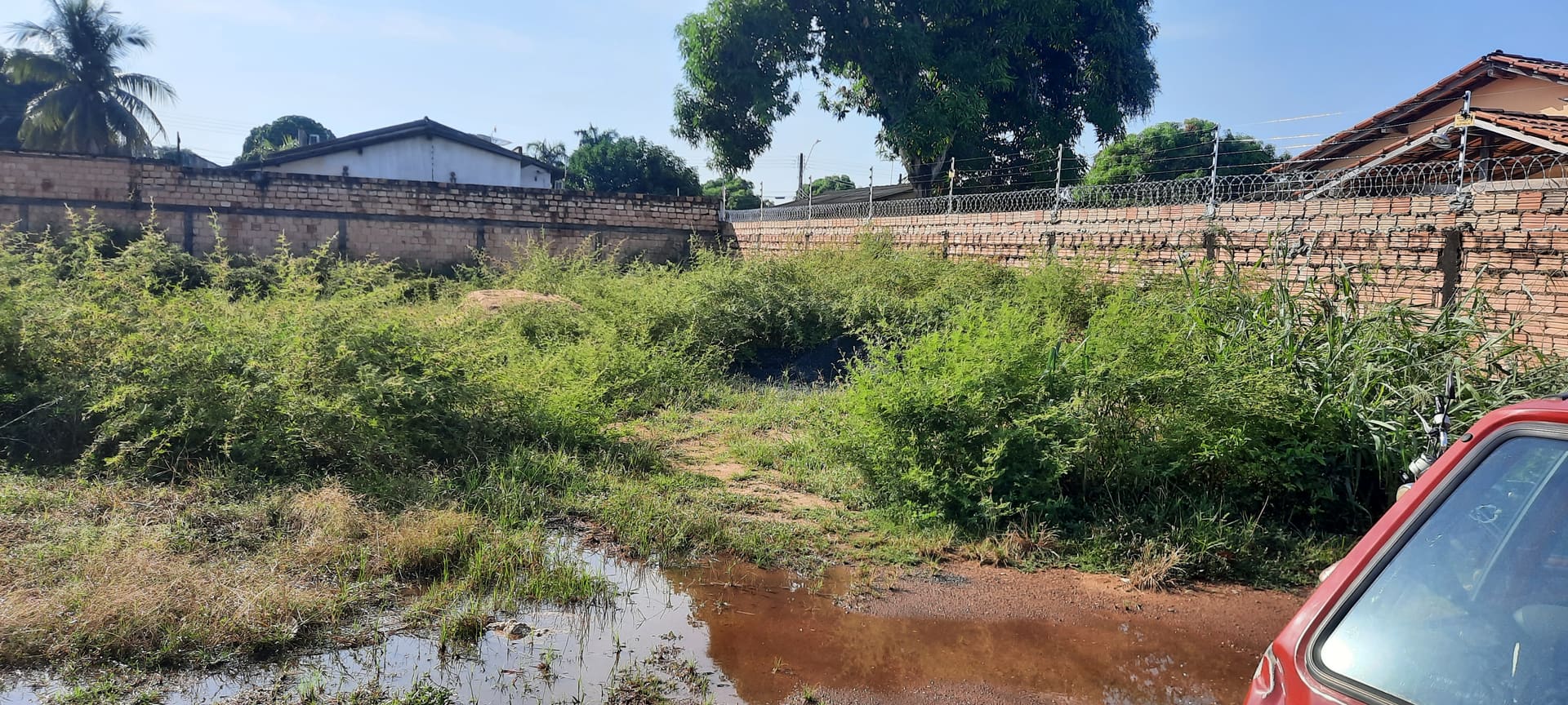 Terreno antes do início da obra, no Cauamé, Boa Vista